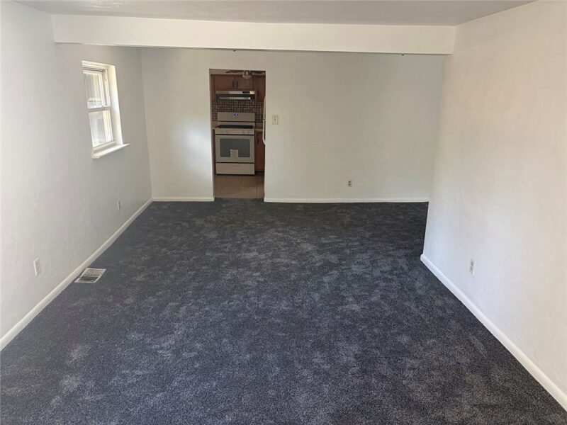 912 Hillsboro St — photo 4