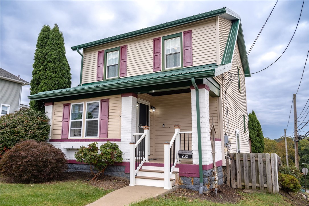 200 Grove Ave — photo 1