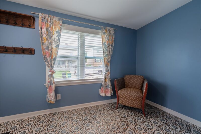 200 Grove Ave — photo 4