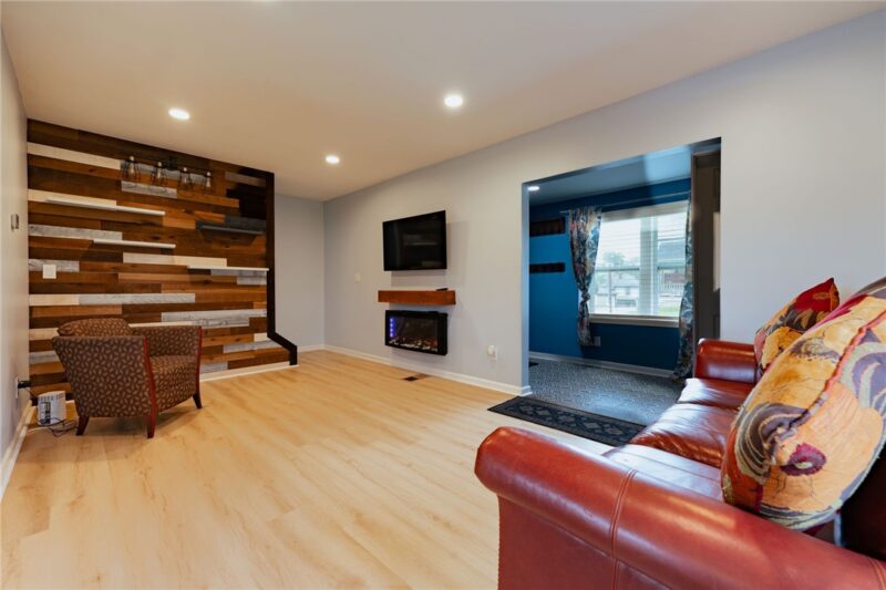 200 Grove Ave — photo 5
