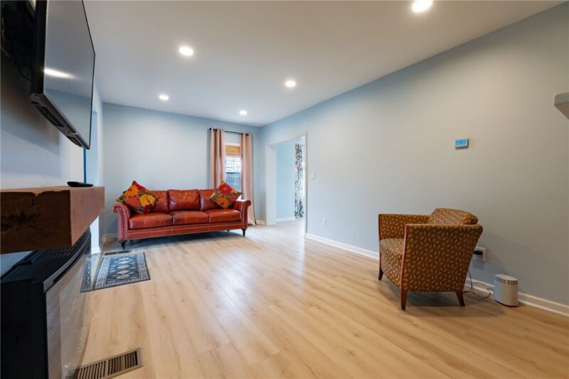 200 Grove Ave — photo 7