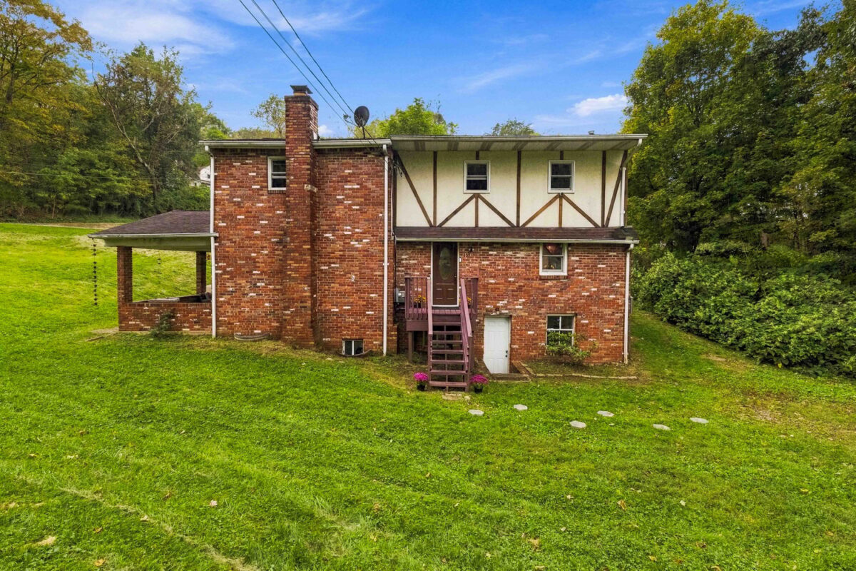157 Wallace DRIVE — photo 1