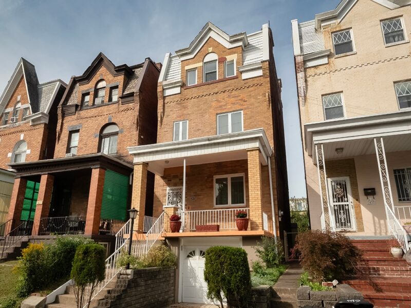 3435 Parkview AVENUE — photo 2