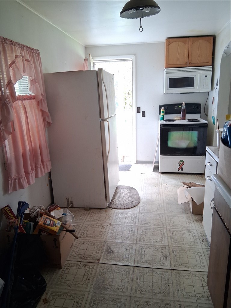 22 Verner Ave — photo 8
