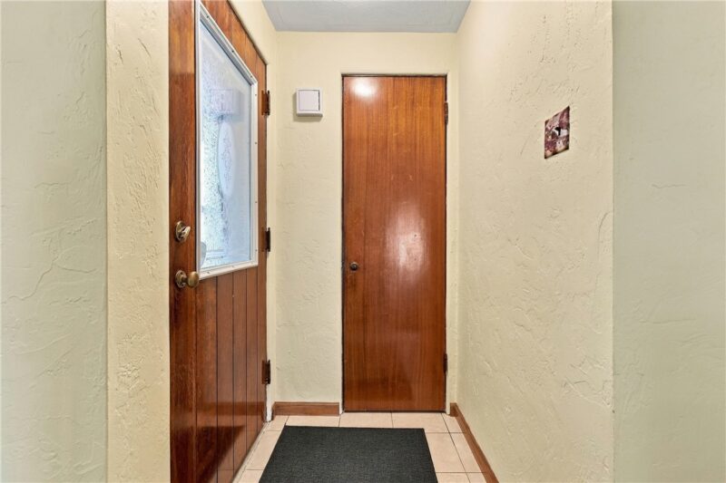4235 GREENRIDGE ROAD — photo 5