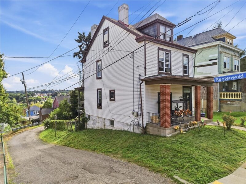 438 Fisher St — photo 4