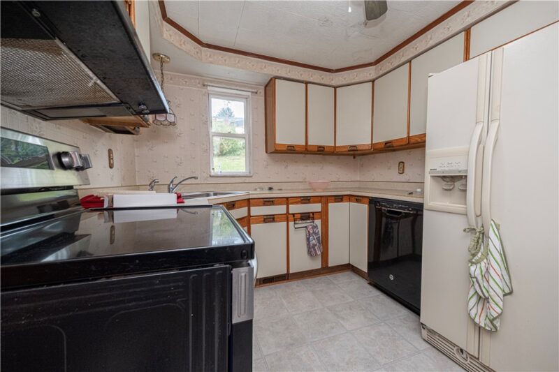1323 Hamilton Rd — photo 2