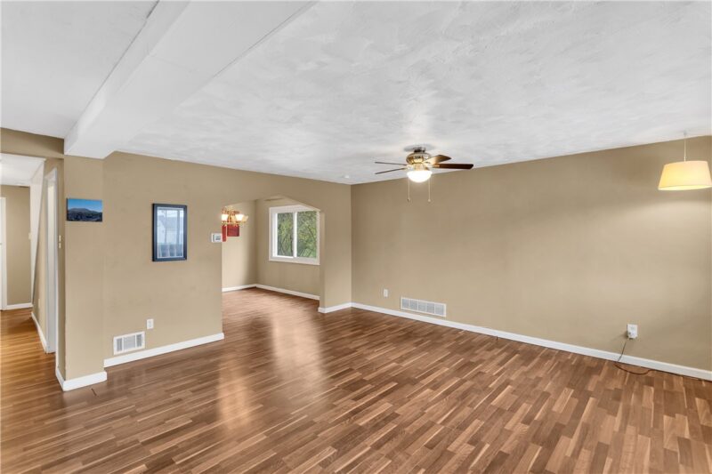 1014 Sadowski Ave — photo 8