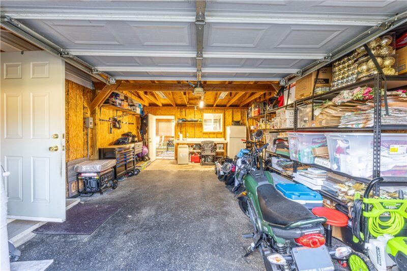 208 Florence Dr — photo 3
