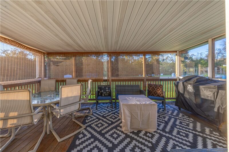 208 Florence Dr — photo 6