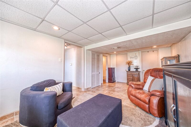 4437 Helmar Drive — photo 5