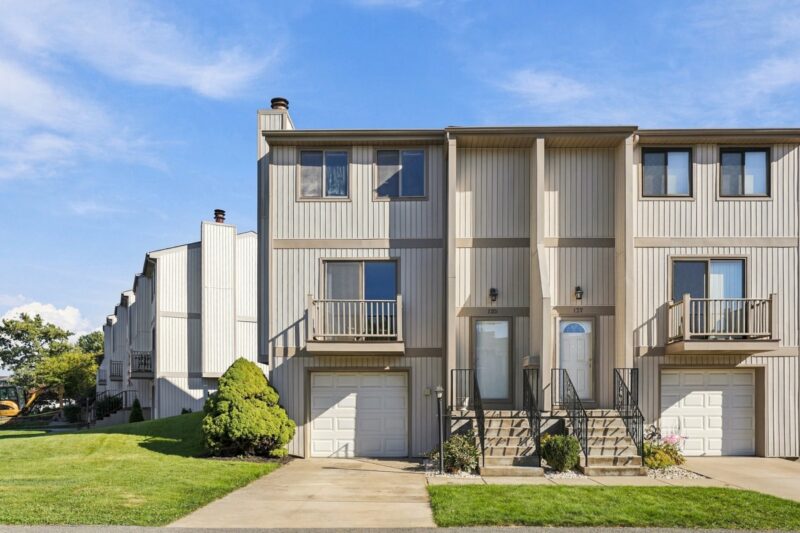125 Arrowood Drive — photo 2