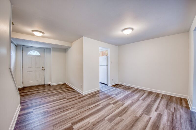 302 Parkwood Drive — photo 4