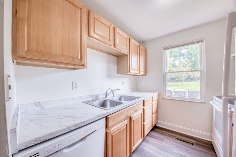 302 Parkwood Drive — photo 8