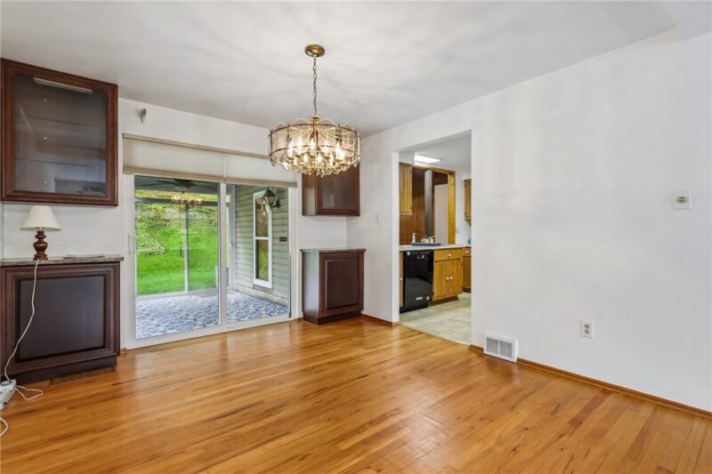 407 Laurie Dr — photo 8