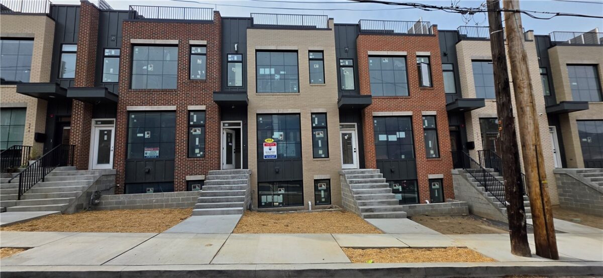 240 44th Street — photo 1