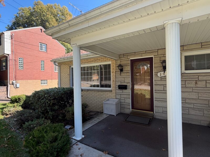 2034 W Kendon Drive — photo 2