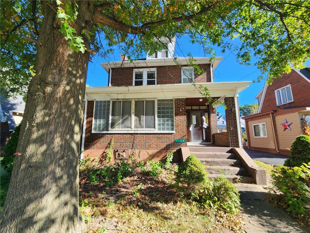 1103 Summit St — photo 1