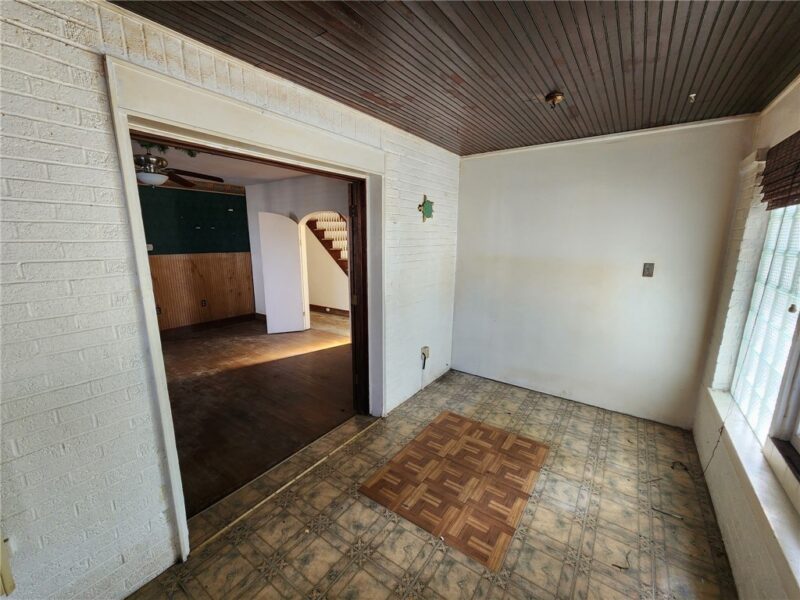 1103 Summit St — photo 8