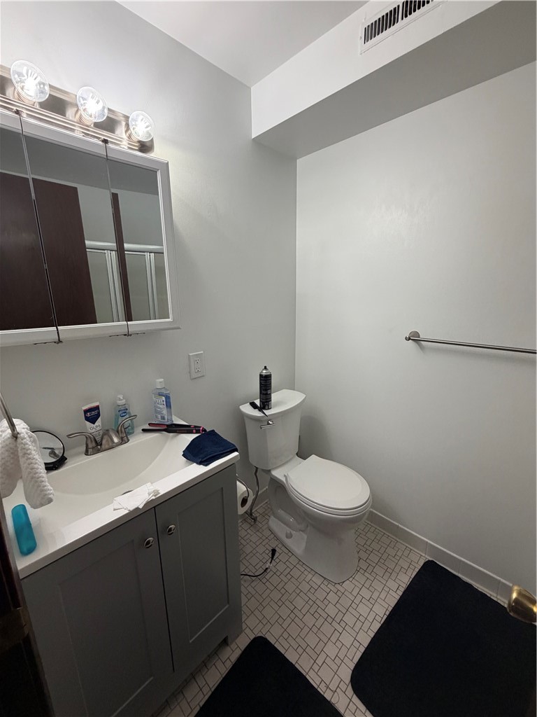 945 Washington Ave — photo 8