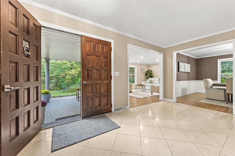 243 Cornwall Drive — photo 4
