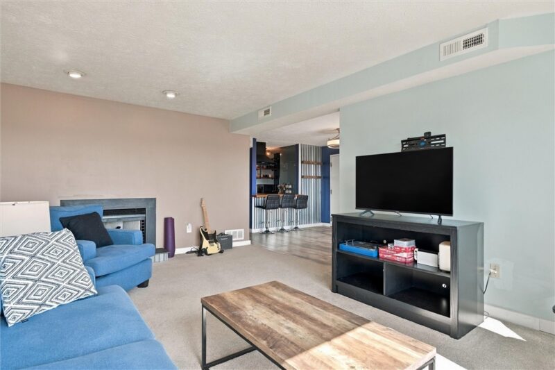 1845 Clayton Ave 102 — photo 8