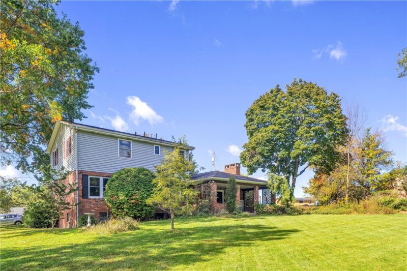 248 Rebecca Drive — photo 3