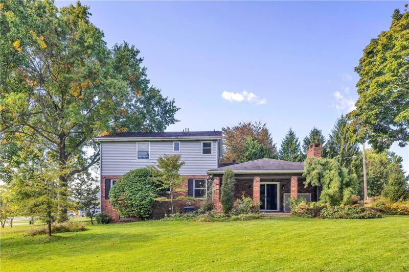 248 Rebecca Drive — photo 4