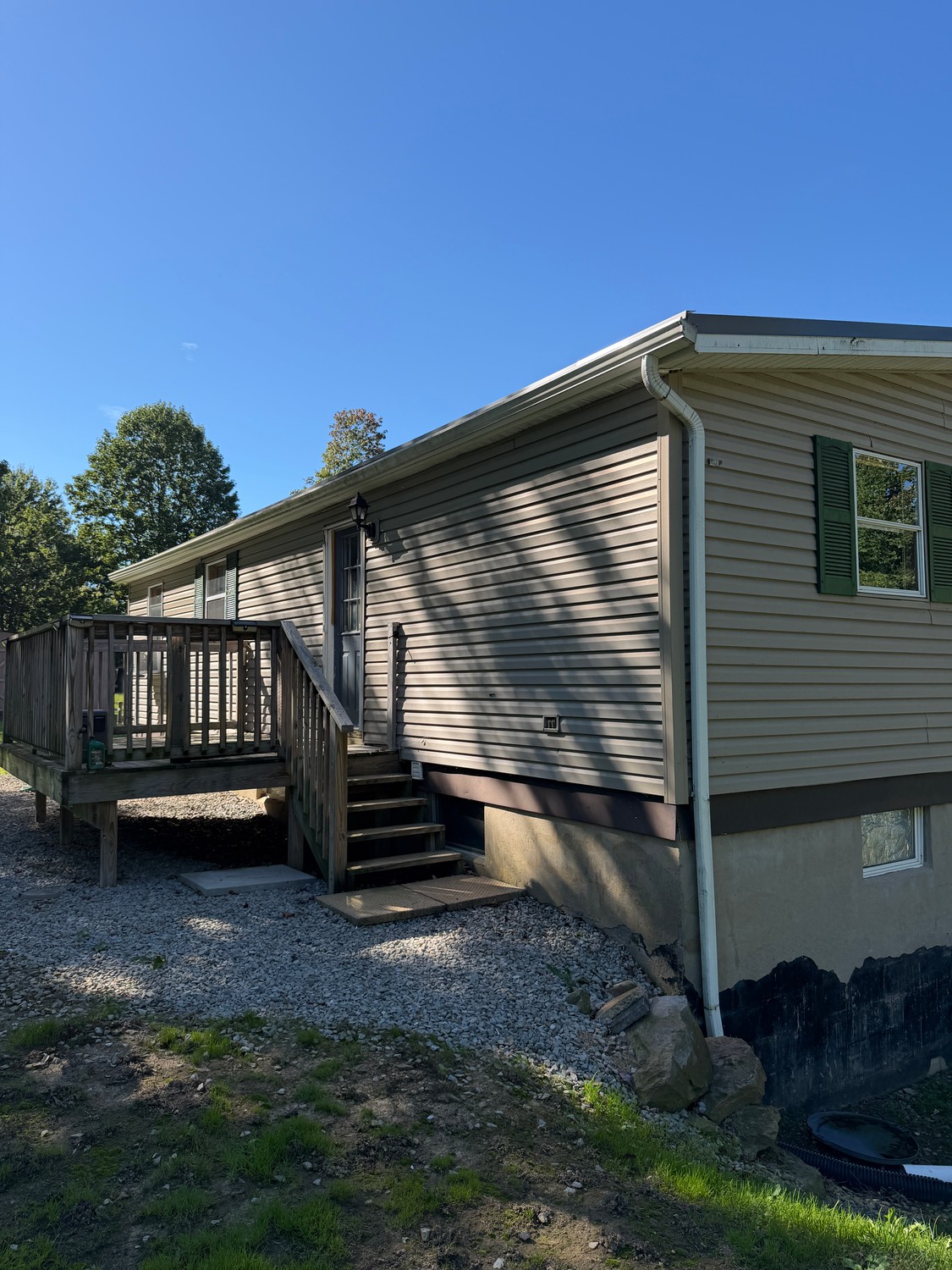 30 Tower Hill LANE — photo 1