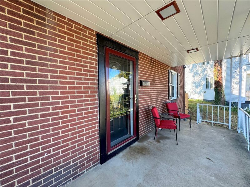 410 Hawthorne Ave — photo 5