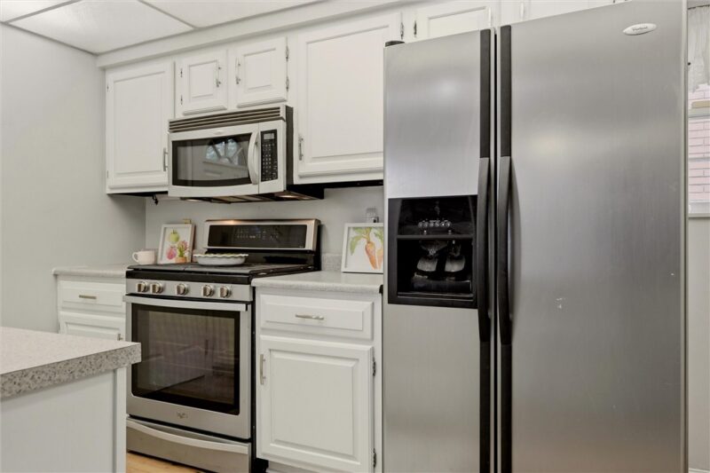 2209 Columbia Ave — photo 8