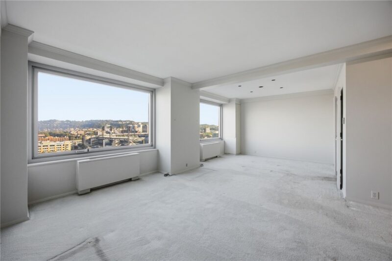 320 Fort Duquesne Blvd 21H — photo 3