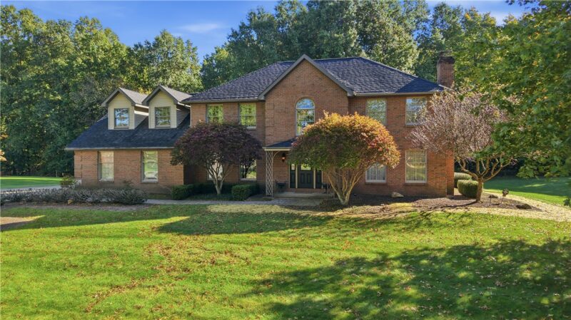 975 Brandywine Drive — photo 2