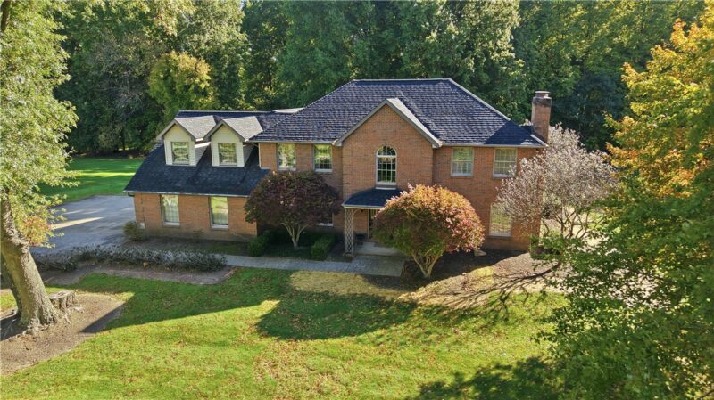 975 Brandywine Drive — photo 3