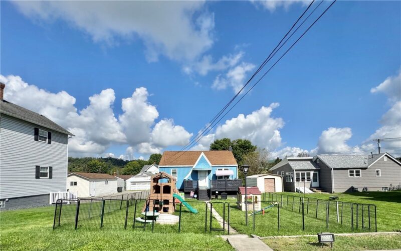 835 Graham St — photo 2
