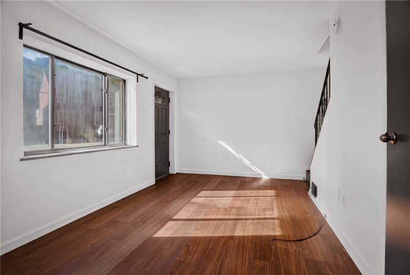 90 Vilsack St — photo 3
