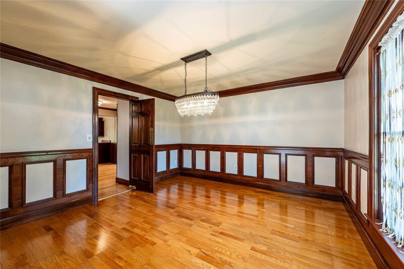 330 ELM DR. — photo 5