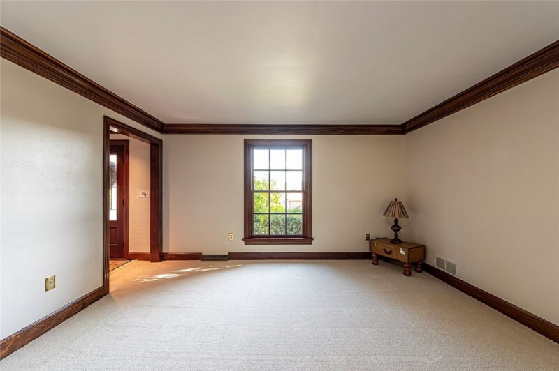 330 ELM DR. — photo 8