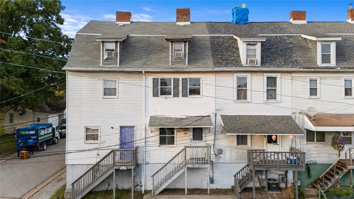 555 Peter St — photo 1