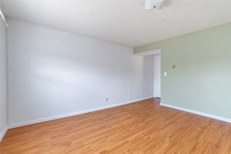 555 Peter St — photo 7