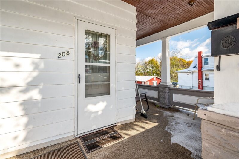 208 W Boyd Avenue — photo 3