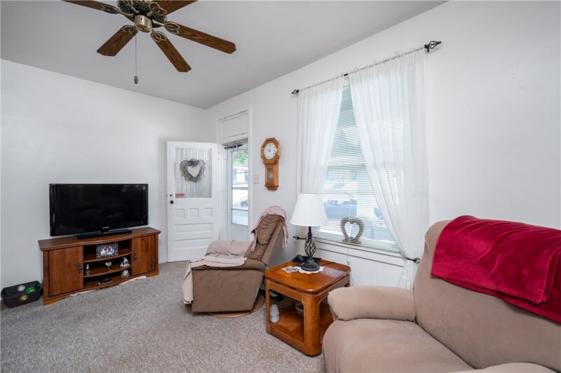 208 W Boyd Avenue — photo 5