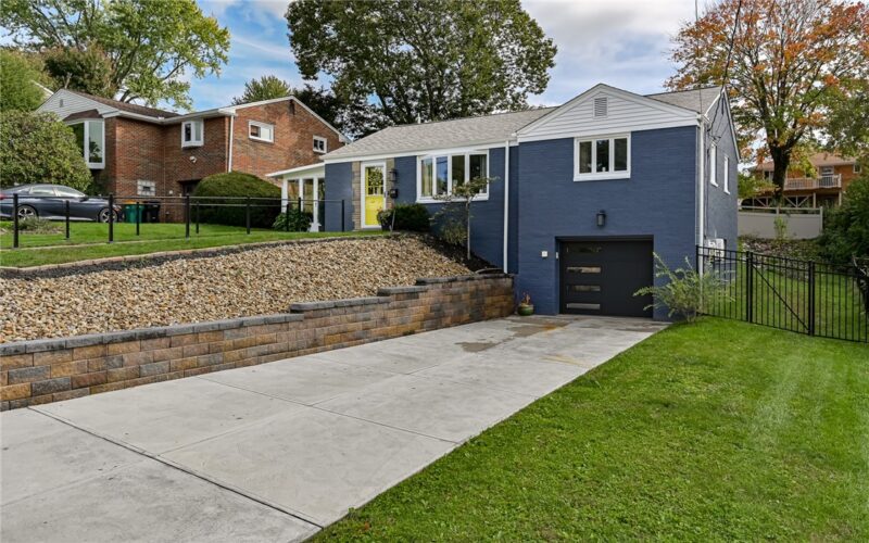 225 Rolling Dr — photo 2