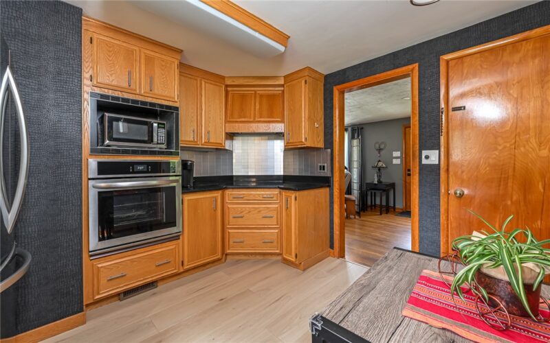 225 Rolling Dr — photo 8