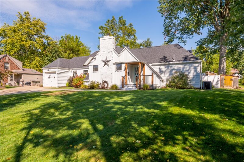 213 Drake Rd — photo 3