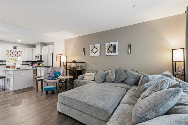 4056 Crown Dr — photo 3