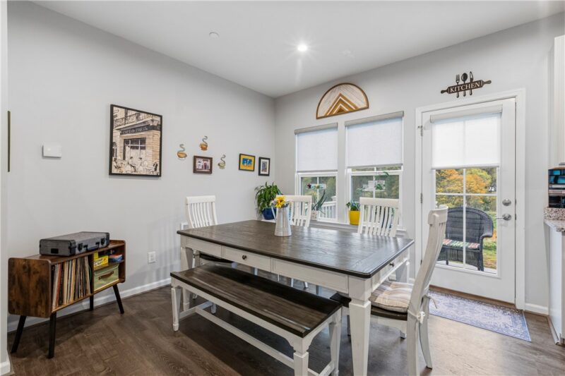 4056 Crown Dr — photo 4
