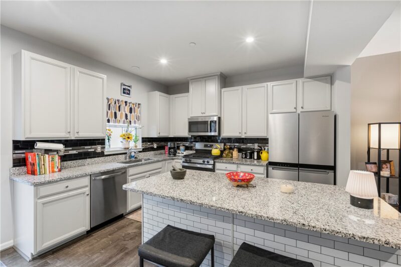 4056 Crown Dr — photo 5