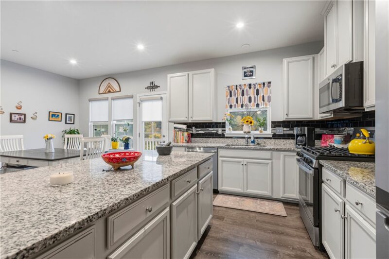 4056 Crown Dr — photo 7