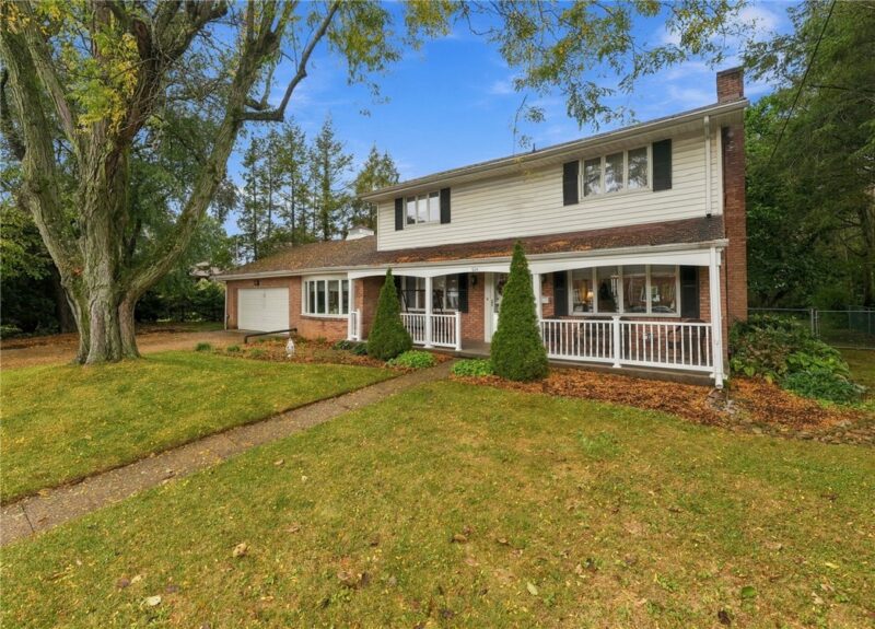824 Spring Street — photo 2